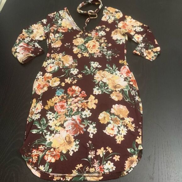 Floral patterned Choker Dress - Picture 2 of 5